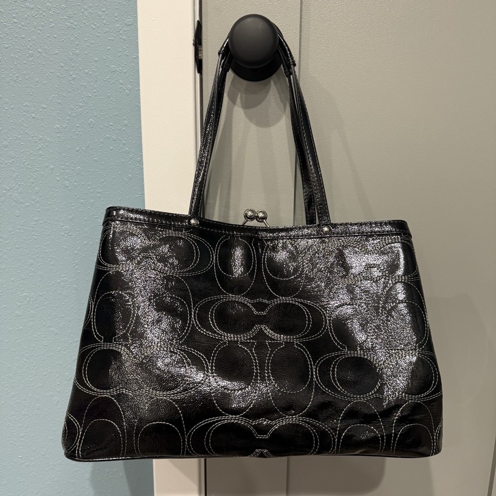 Coach F19215 Black Patent Leather Logo Kiss Lock Carryall Purse Shoulder Bag EUC - Picture 2 of 16